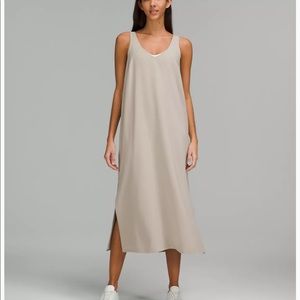NWT lightweight lululemon dress in color raw linen. Can dress up or down!
